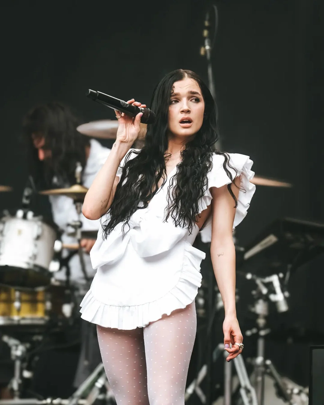 Poppy en Chile: De susurros en Youtube a rugir en escenarios